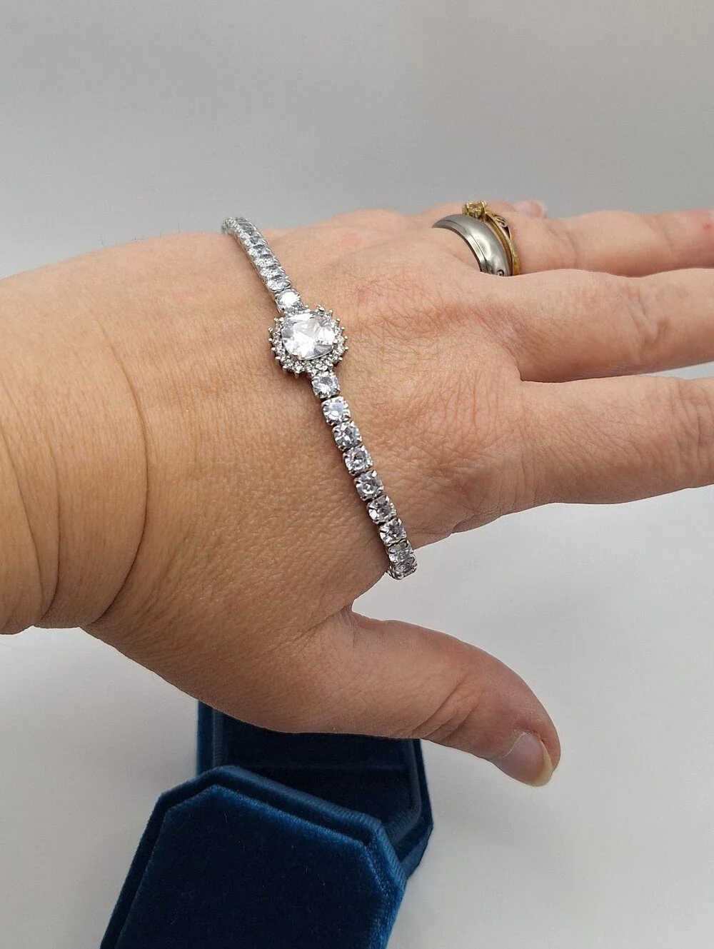 Swarovski NWT Clear Crystal Halo Tennis Bolo Slider Bracelet